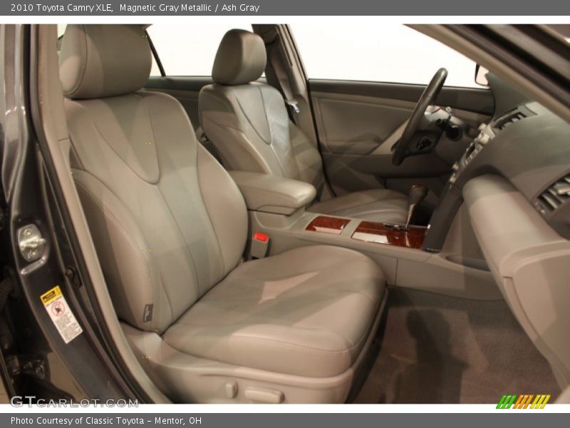 Magnetic Gray Metallic / Ash Gray 2010 Toyota Camry XLE