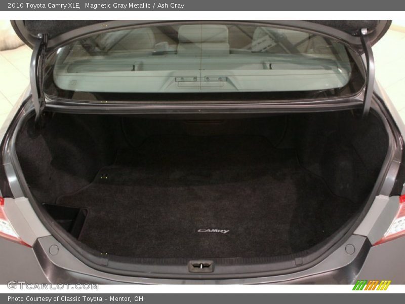 Magnetic Gray Metallic / Ash Gray 2010 Toyota Camry XLE