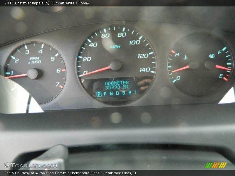 Summit White / Ebony 2011 Chevrolet Impala LS