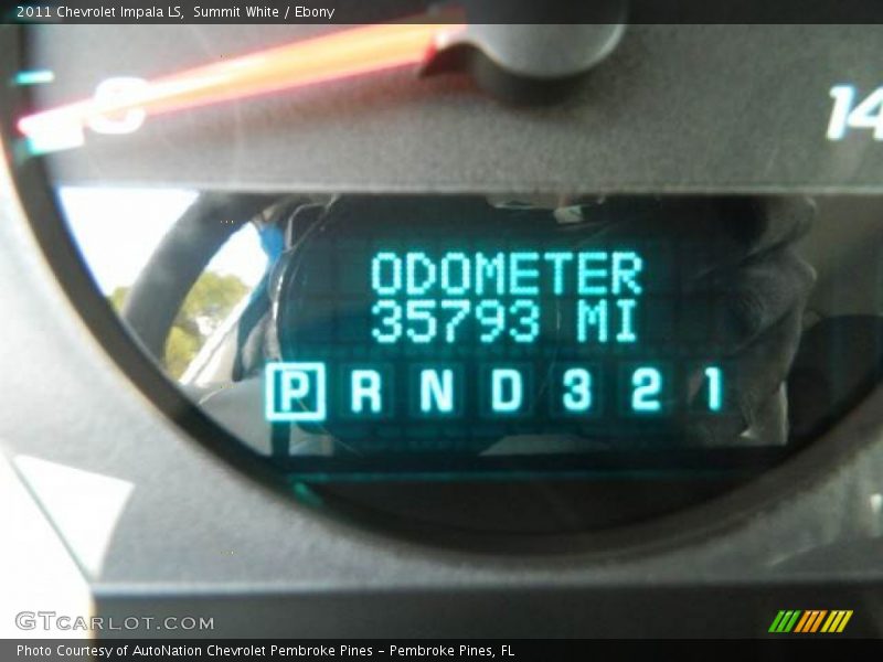 Summit White / Ebony 2011 Chevrolet Impala LS
