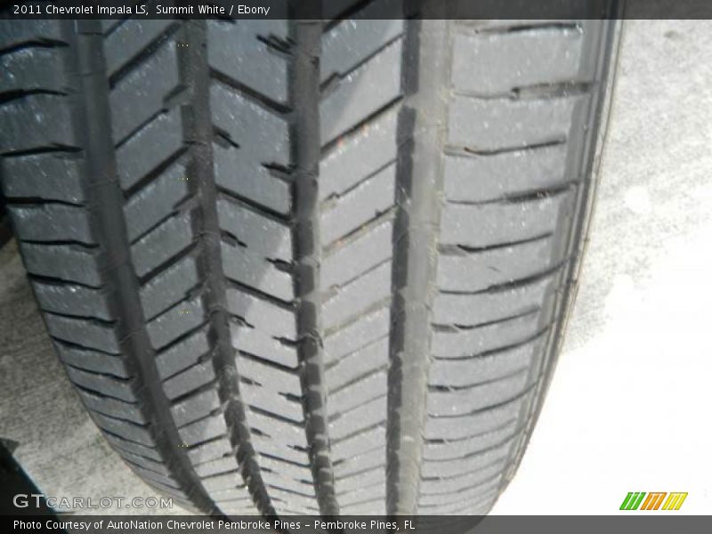 Summit White / Ebony 2011 Chevrolet Impala LS