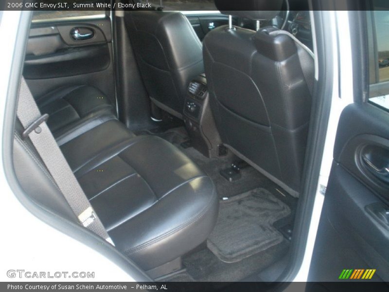 Summit White / Ebony Black 2006 GMC Envoy SLT