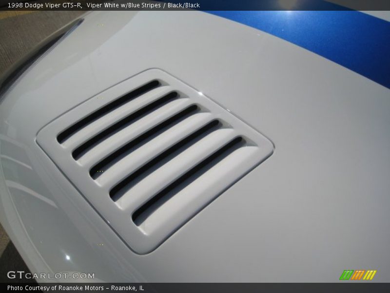 Viper White w/Blue Stripes / Black/Black 1998 Dodge Viper GTS-R