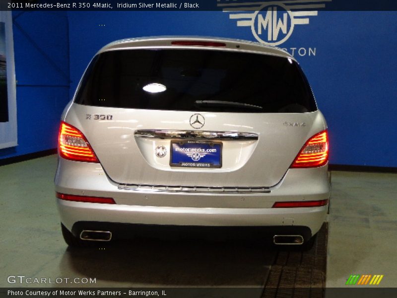 Iridium Silver Metallic / Black 2011 Mercedes-Benz R 350 4Matic