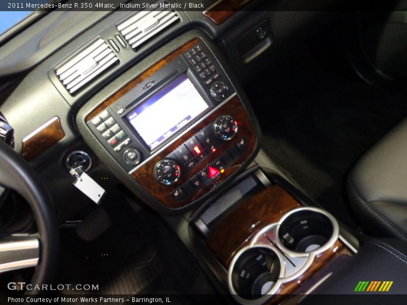 Iridium Silver Metallic / Black 2011 Mercedes-Benz R 350 4Matic