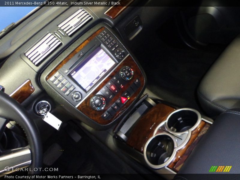 Iridium Silver Metallic / Black 2011 Mercedes-Benz R 350 4Matic