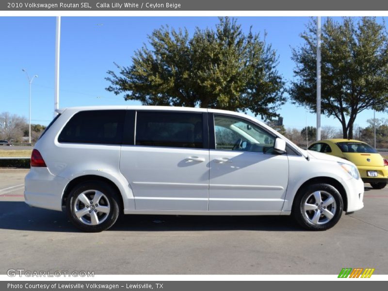 Calla Lilly White / Ceylon Beige 2010 Volkswagen Routan SEL