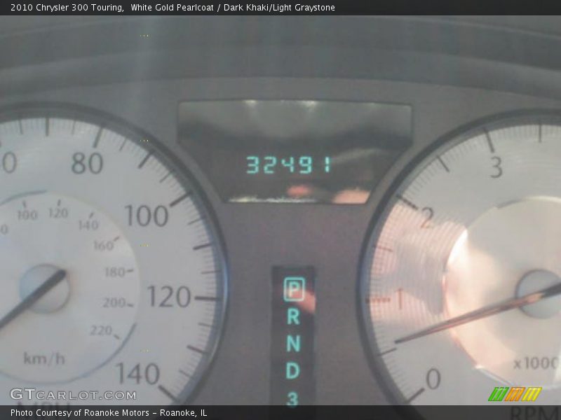 White Gold Pearlcoat / Dark Khaki/Light Graystone 2010 Chrysler 300 Touring