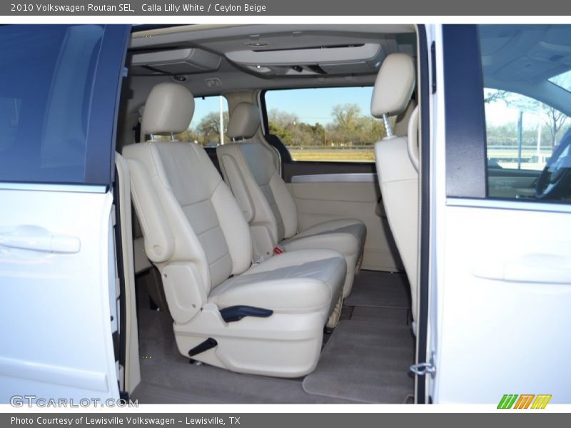 Calla Lilly White / Ceylon Beige 2010 Volkswagen Routan SEL