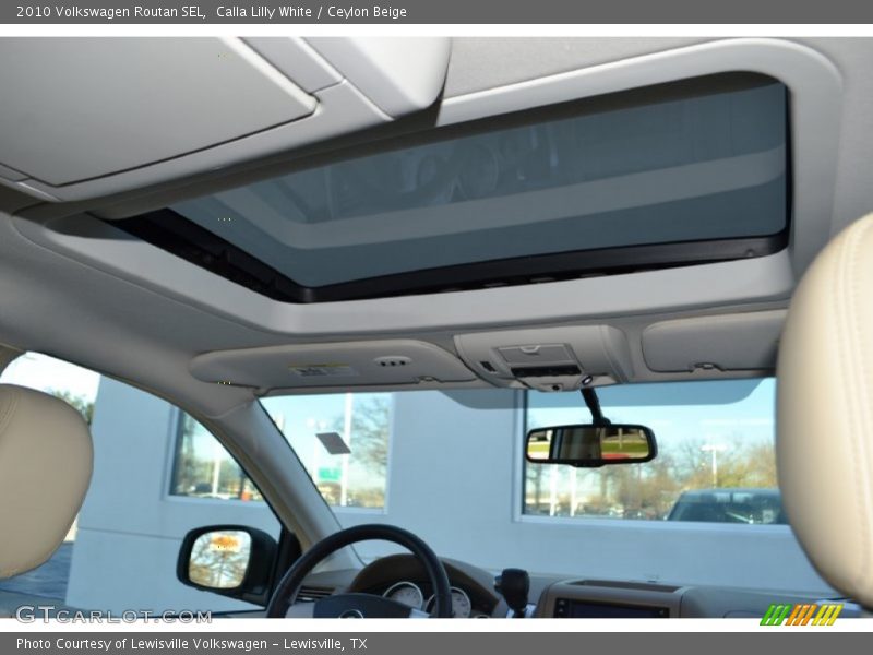 Calla Lilly White / Ceylon Beige 2010 Volkswagen Routan SEL