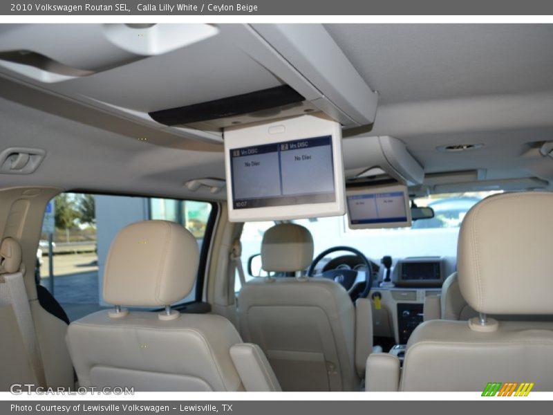 Calla Lilly White / Ceylon Beige 2010 Volkswagen Routan SEL