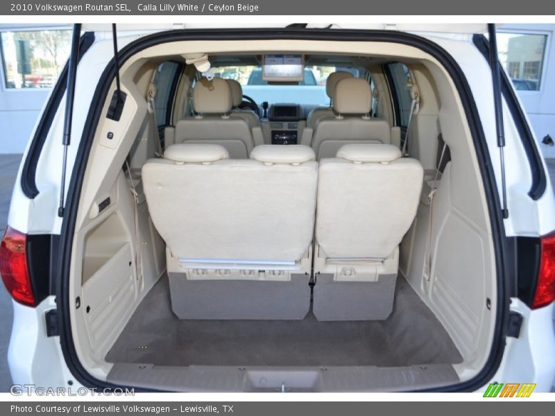 Calla Lilly White / Ceylon Beige 2010 Volkswagen Routan SEL