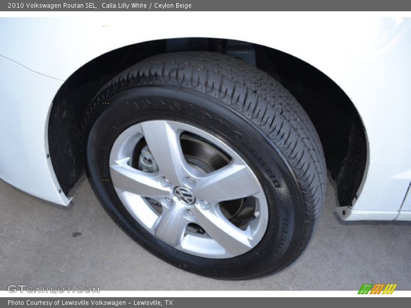 Calla Lilly White / Ceylon Beige 2010 Volkswagen Routan SEL