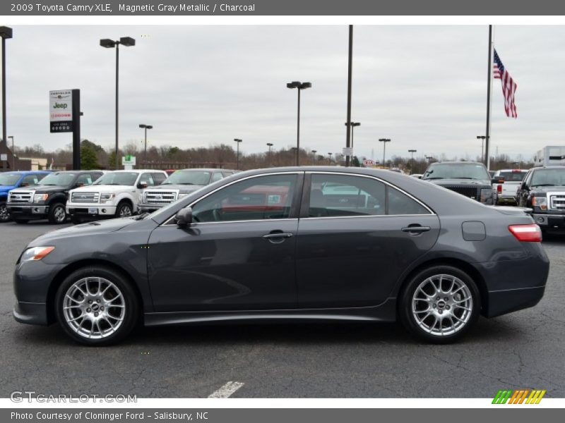 Magnetic Gray Metallic / Charcoal 2009 Toyota Camry XLE