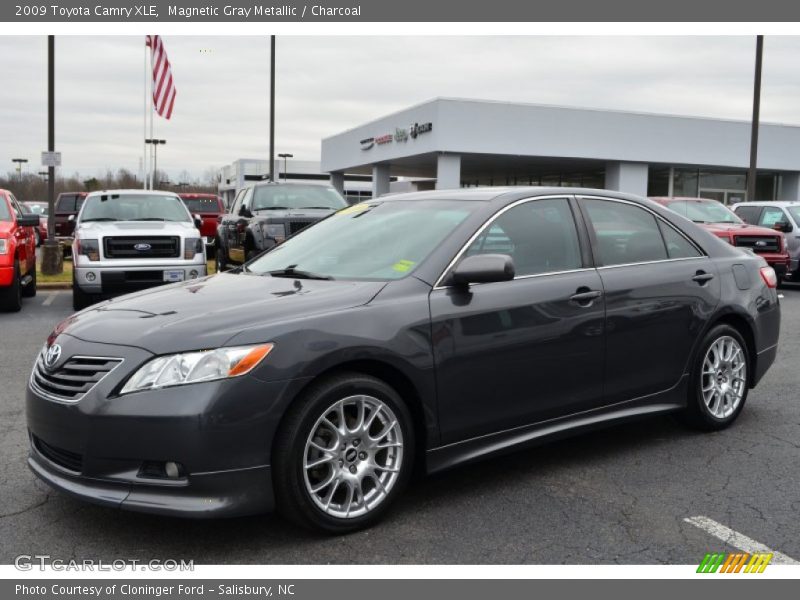 Magnetic Gray Metallic / Charcoal 2009 Toyota Camry XLE