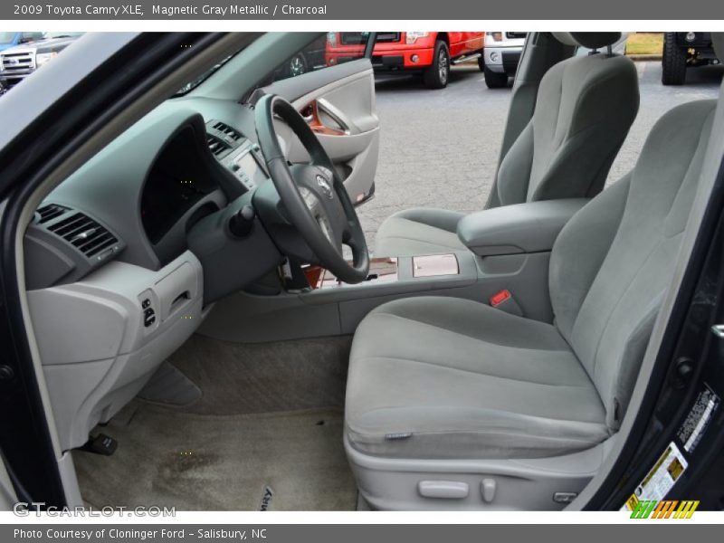 Magnetic Gray Metallic / Charcoal 2009 Toyota Camry XLE