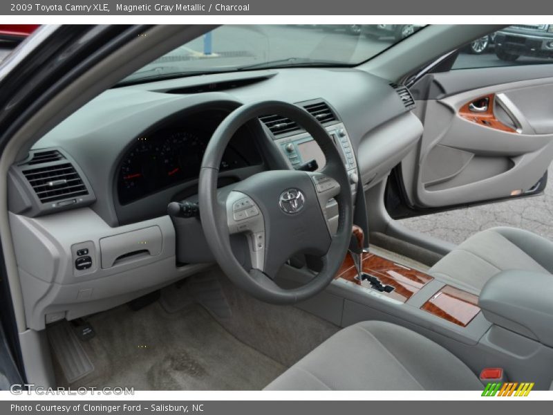 Magnetic Gray Metallic / Charcoal 2009 Toyota Camry XLE