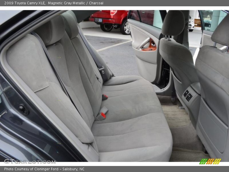 Magnetic Gray Metallic / Charcoal 2009 Toyota Camry XLE