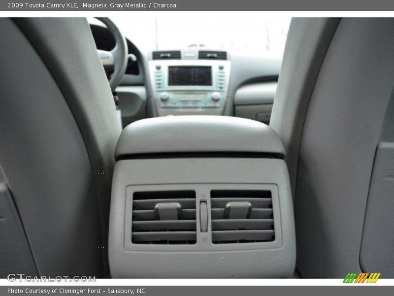 Magnetic Gray Metallic / Charcoal 2009 Toyota Camry XLE