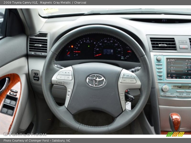 Magnetic Gray Metallic / Charcoal 2009 Toyota Camry XLE