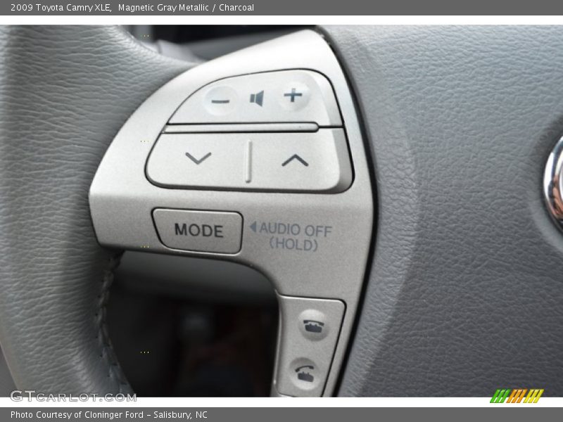 Magnetic Gray Metallic / Charcoal 2009 Toyota Camry XLE