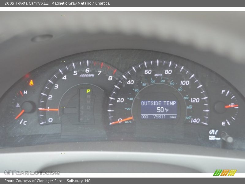 Magnetic Gray Metallic / Charcoal 2009 Toyota Camry XLE