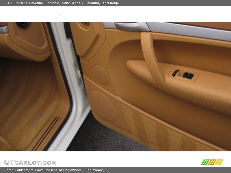 Sand White / Havanna/Sand Beige 2010 Porsche Cayenne Tiptronic