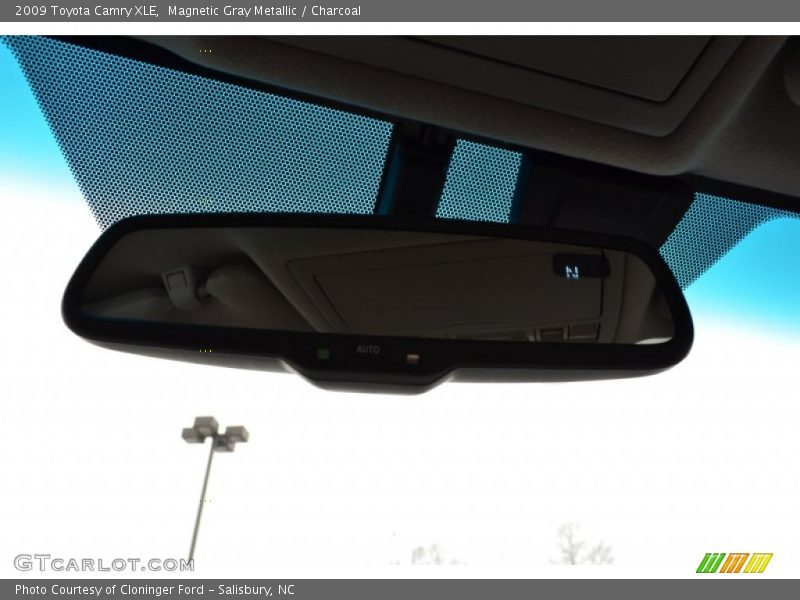 Magnetic Gray Metallic / Charcoal 2009 Toyota Camry XLE