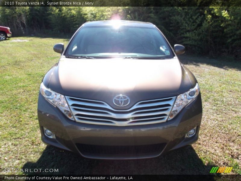 Sunset Bronze Mica / Ivory 2010 Toyota Venza I4