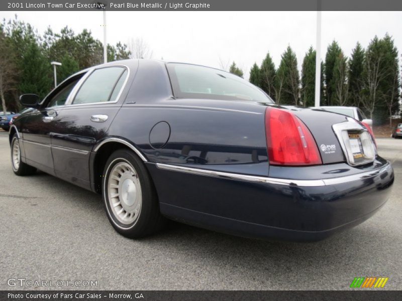 Pearl Blue Metallic / Light Graphite 2001 Lincoln Town Car Executive