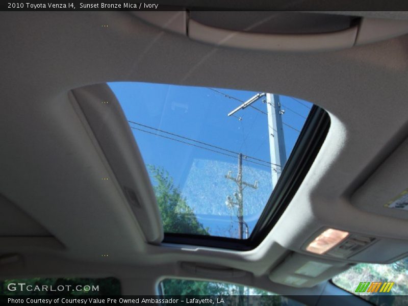 Sunset Bronze Mica / Ivory 2010 Toyota Venza I4