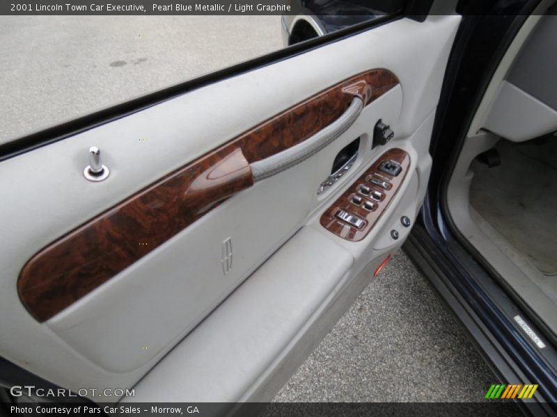 Pearl Blue Metallic / Light Graphite 2001 Lincoln Town Car Executive