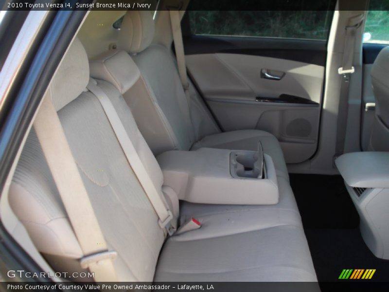 Sunset Bronze Mica / Ivory 2010 Toyota Venza I4