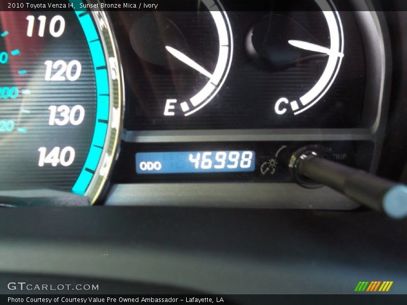 Sunset Bronze Mica / Ivory 2010 Toyota Venza I4