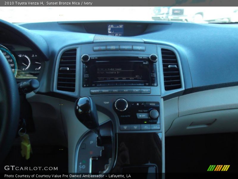 Sunset Bronze Mica / Ivory 2010 Toyota Venza I4