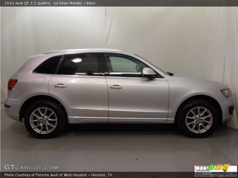 Ice Silver Metallic / Black 2010 Audi Q5 3.2 quattro