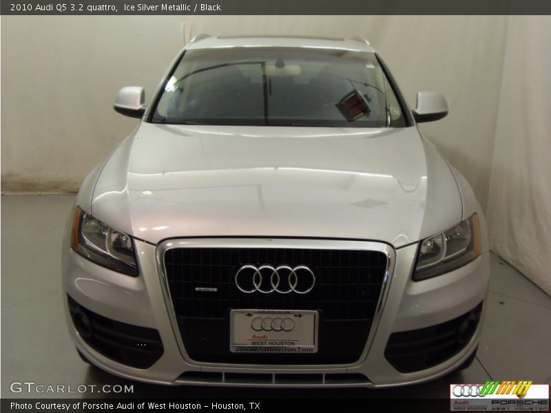 Ice Silver Metallic / Black 2010 Audi Q5 3.2 quattro