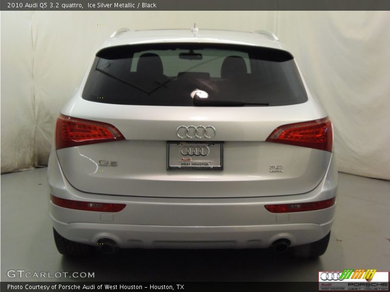 Ice Silver Metallic / Black 2010 Audi Q5 3.2 quattro