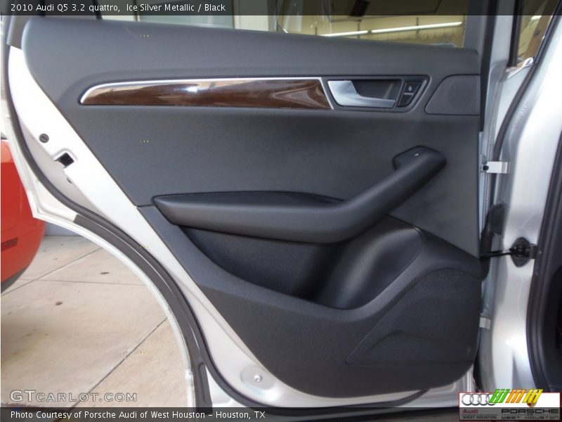 Ice Silver Metallic / Black 2010 Audi Q5 3.2 quattro