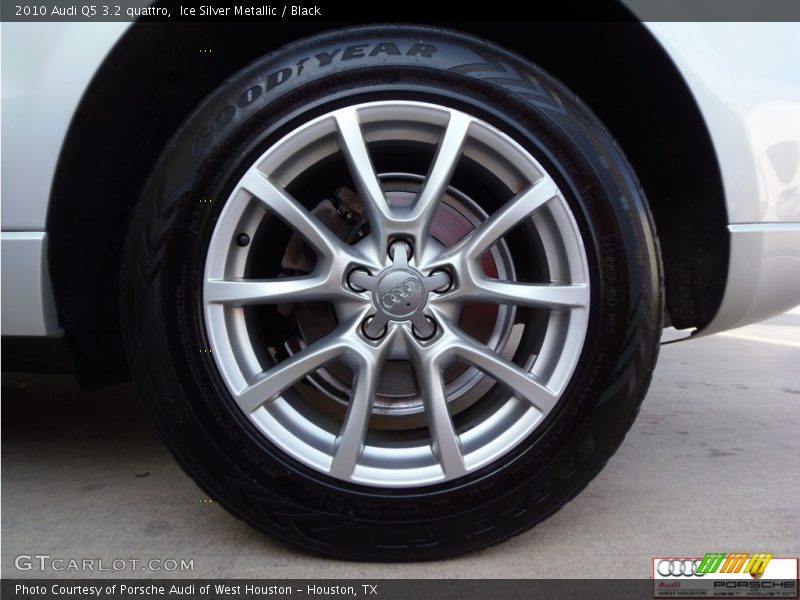 Ice Silver Metallic / Black 2010 Audi Q5 3.2 quattro