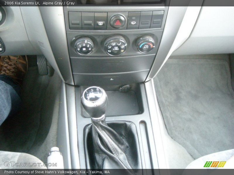 Alpine Gray / Gray 2006 Kia Sorento LX