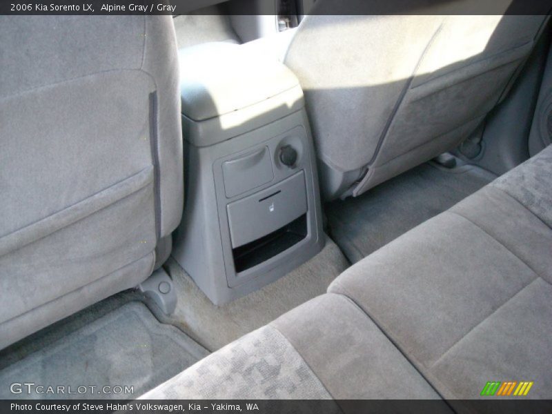 Alpine Gray / Gray 2006 Kia Sorento LX