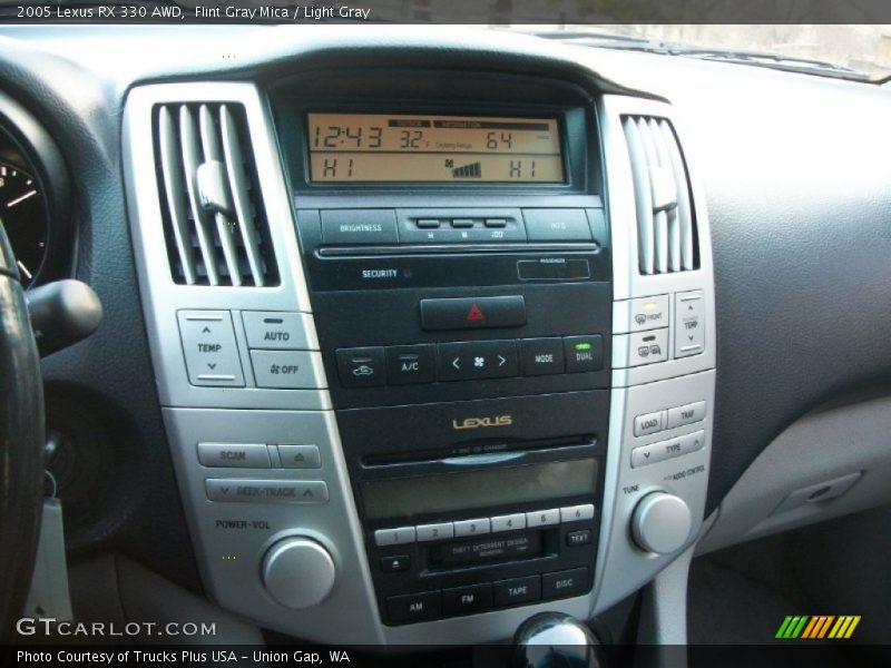 Controls of 2005 RX 330 AWD
