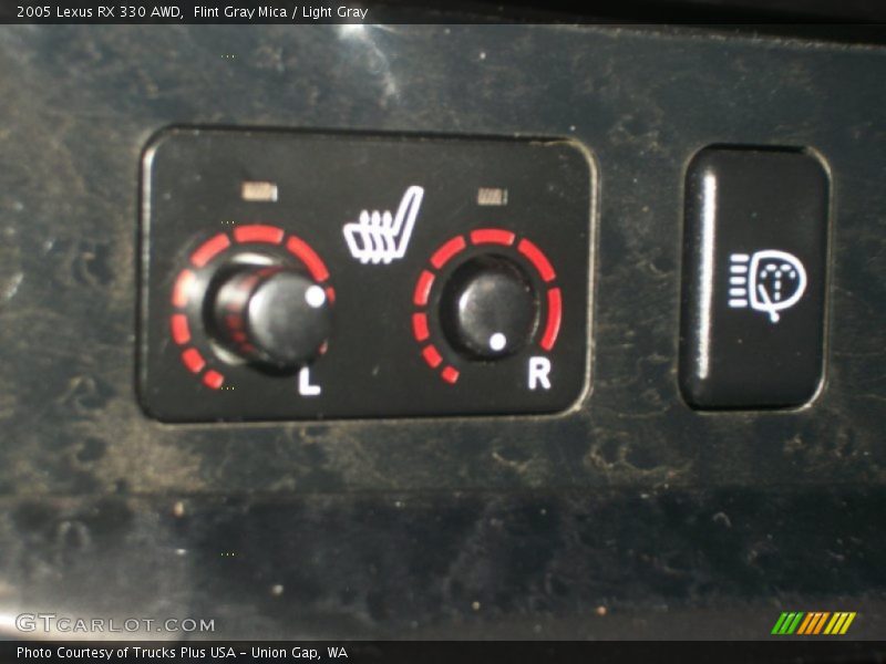Controls of 2005 RX 330 AWD