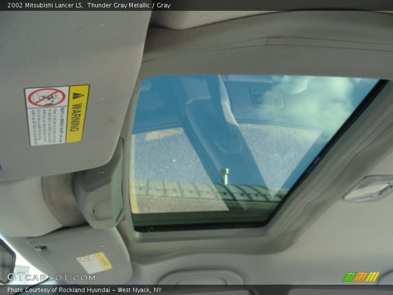 Sunroof of 2002 Lancer LS
