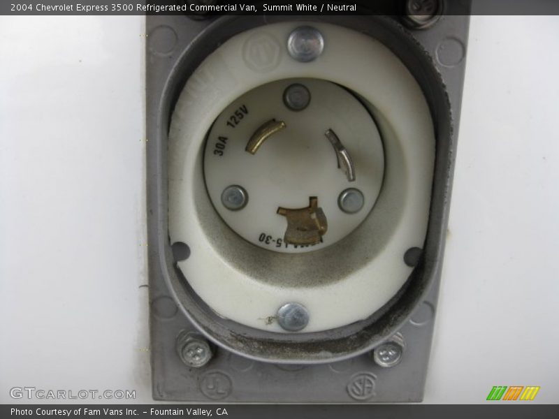 Controls of 2004 Express 3500 Refrigerated Commercial Van