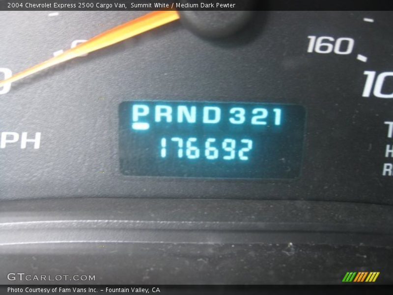 Summit White / Medium Dark Pewter 2004 Chevrolet Express 2500 Cargo Van