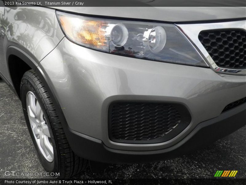 Titanium Silver / Gray 2013 Kia Sorento LX