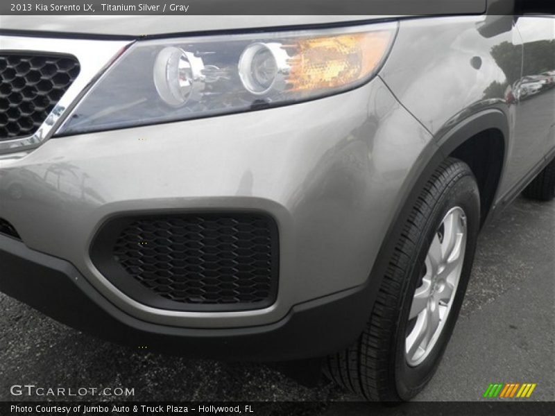 Titanium Silver / Gray 2013 Kia Sorento LX