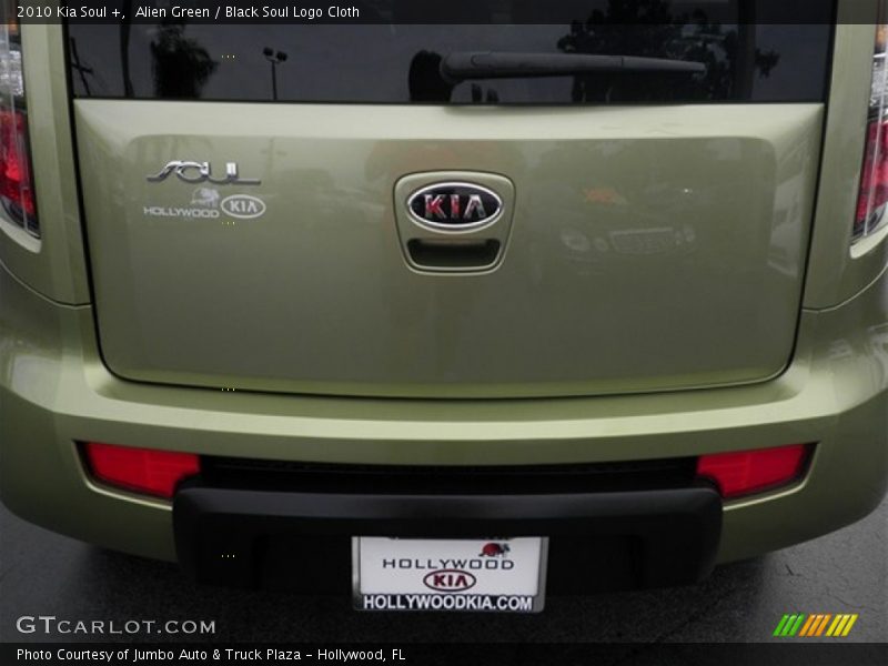 Alien Green / Black Soul Logo Cloth 2010 Kia Soul +